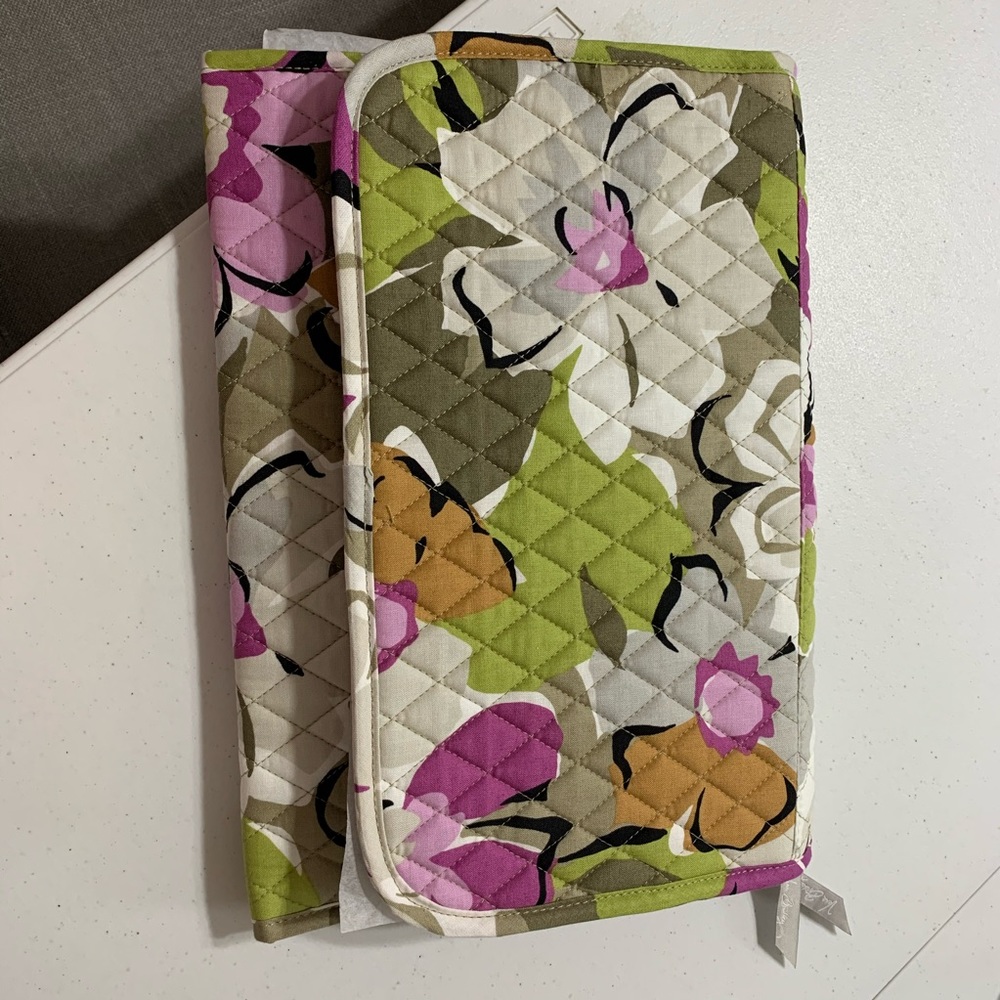 Vera Bradley keep it up organizer